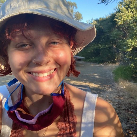 Meet your Posher, Genevieve - Picture 1 of 1